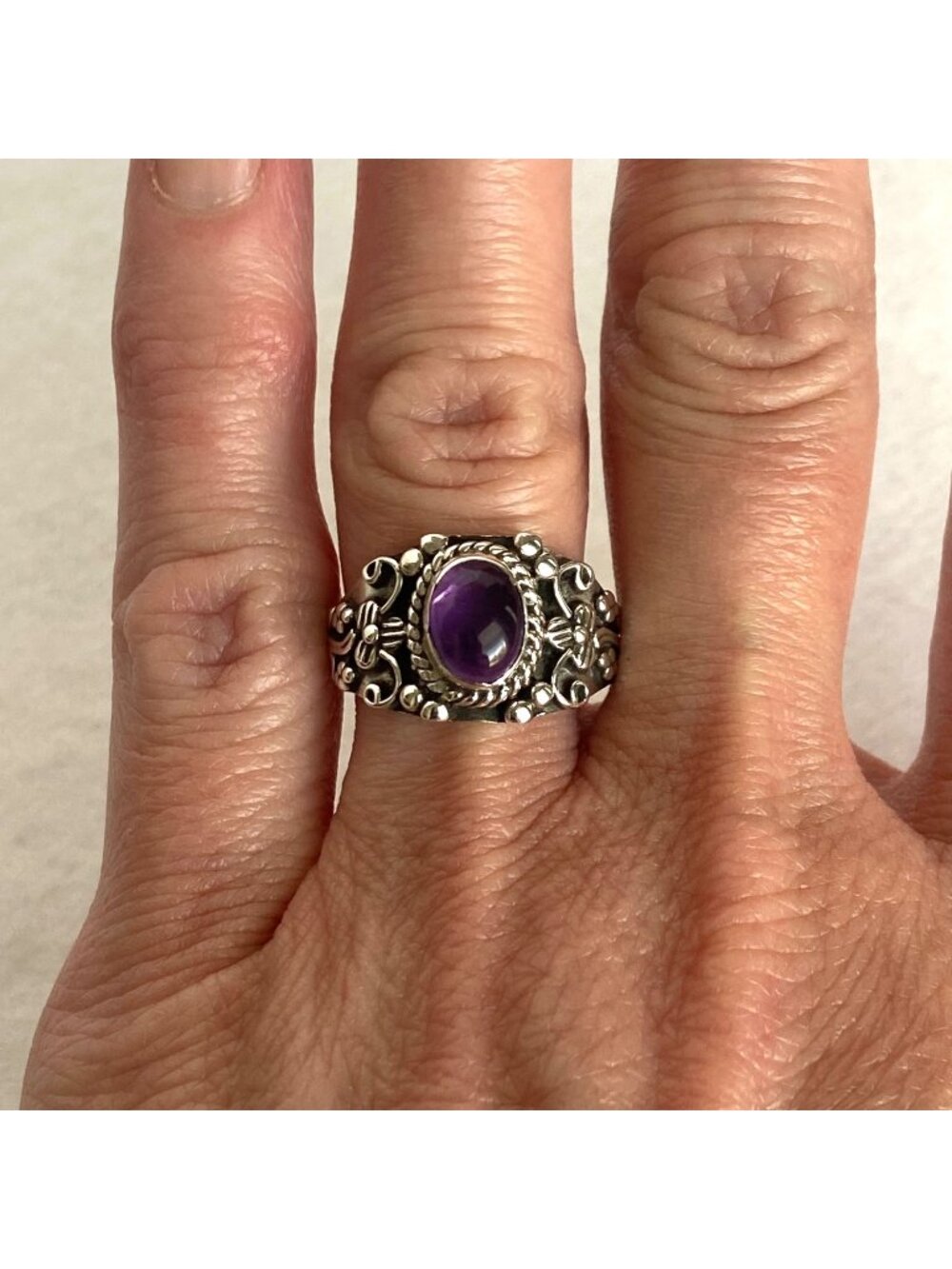 Sterling Silver 925 Oval Amethyst Cabochon Scrollwork Flower Detail Ring Sz 7